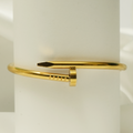 GOLD LUXE NAIL HAND CUFF