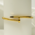 GOLD LUXE NAIL HAND CUFF