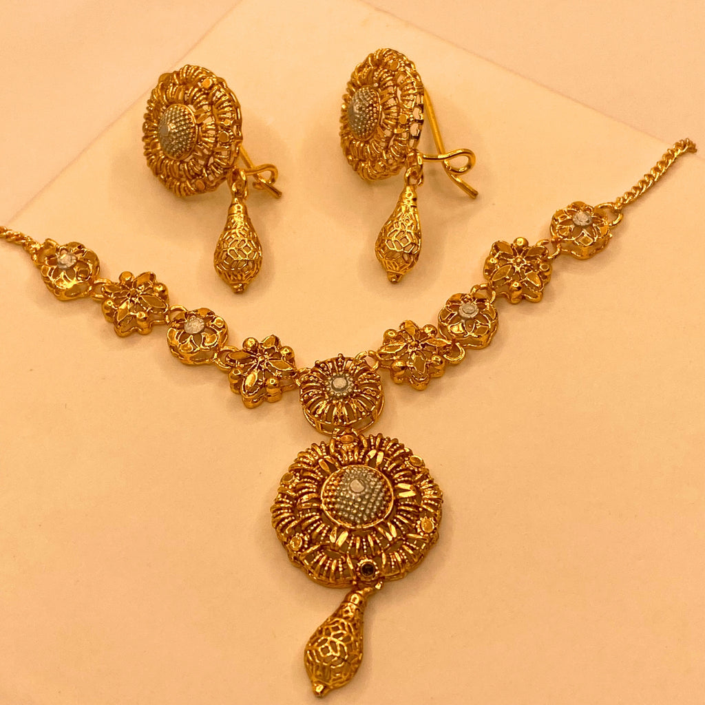 Luxury Gold-Plated Fancy Flora Design Necklace Set for Women & Girls