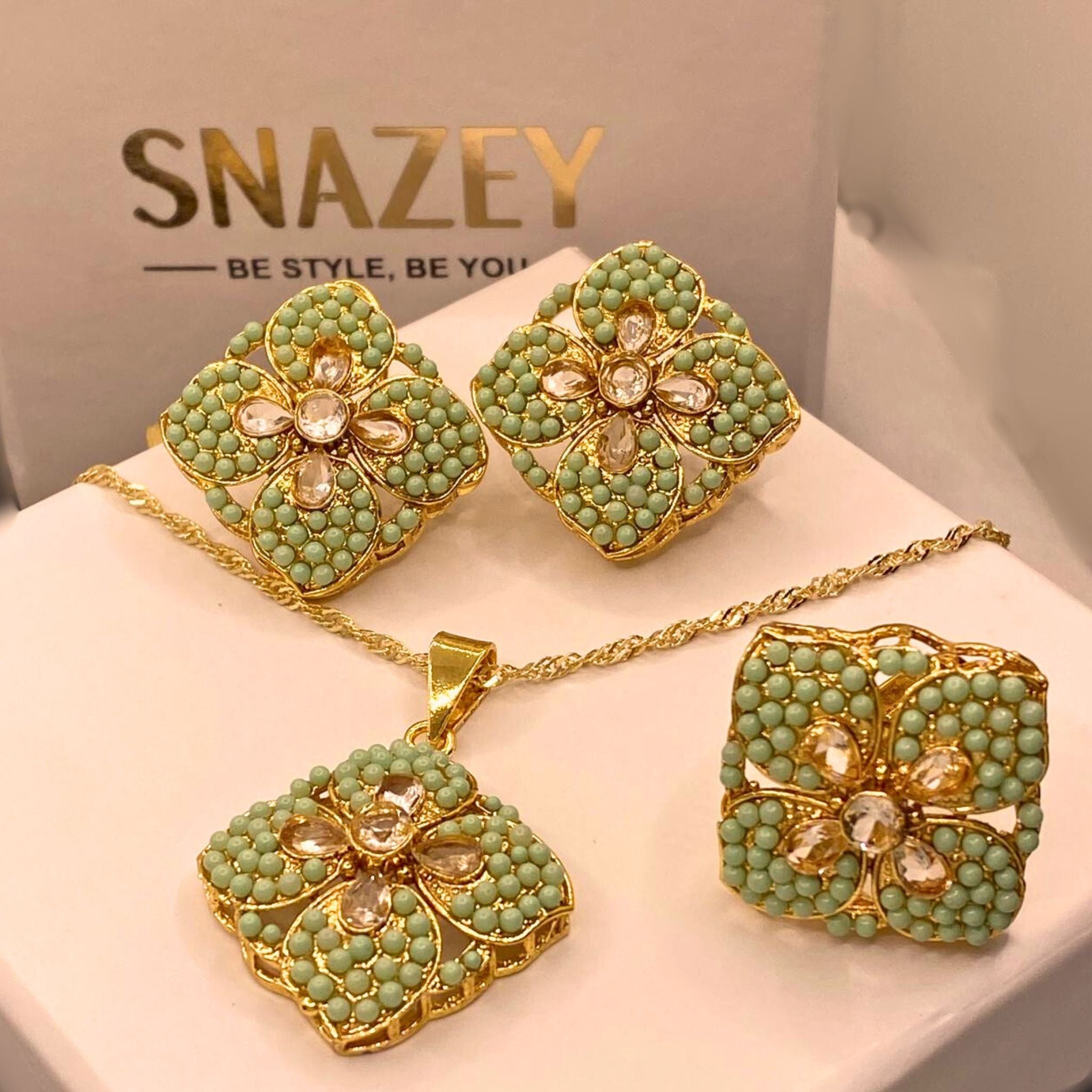 Luxury Handmade Mint Stone Gold Plated 4-Piece Locket Set for Women/Girls