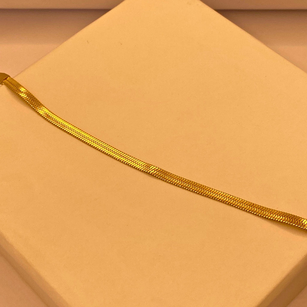 Simple Elegant Gold Plated Bracelet For Women/Girls