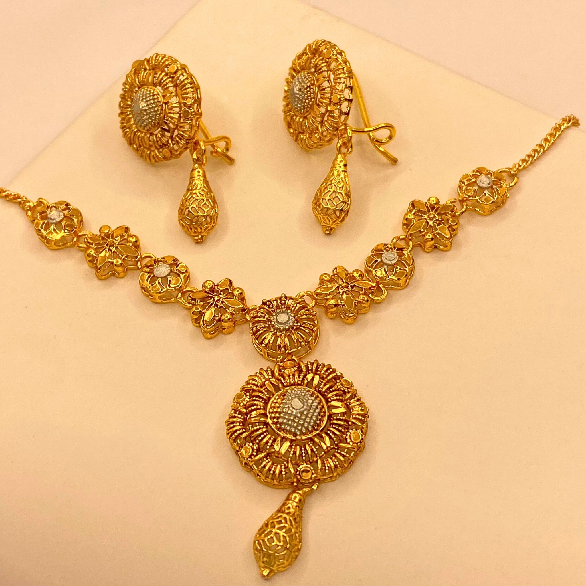 Luxury Gold-Plated Fancy Flora Design Necklace Set for Women & Girls