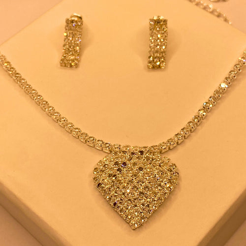 Elegant Luxury  Heart Shape Diamond Necklace Set For Women/Girls