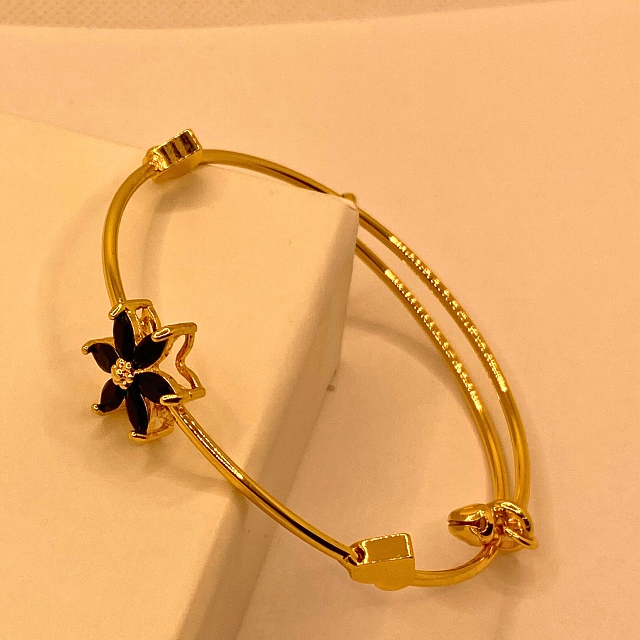 Elegant Black Flora Gold Bracelets For Women/Girls