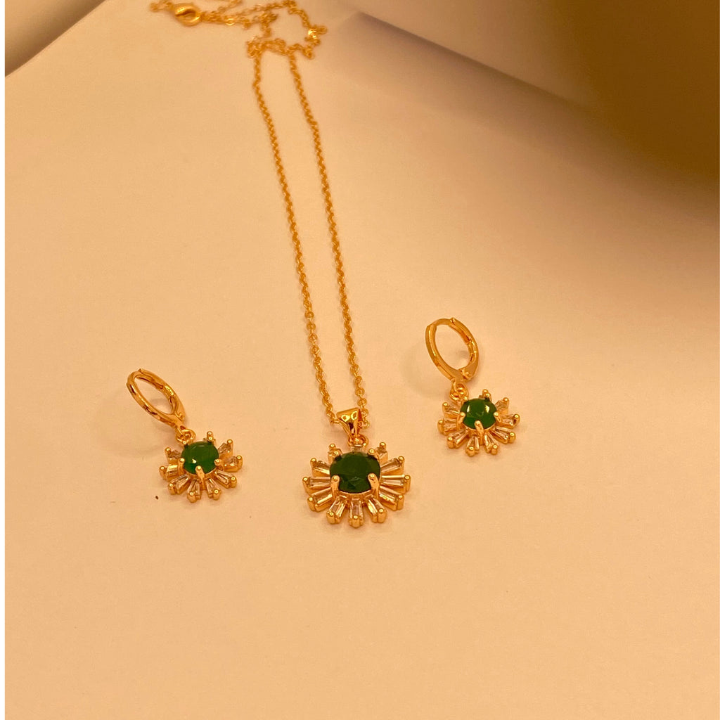 Simple Elegant Emerald Flora Zircon Design Necklace Set