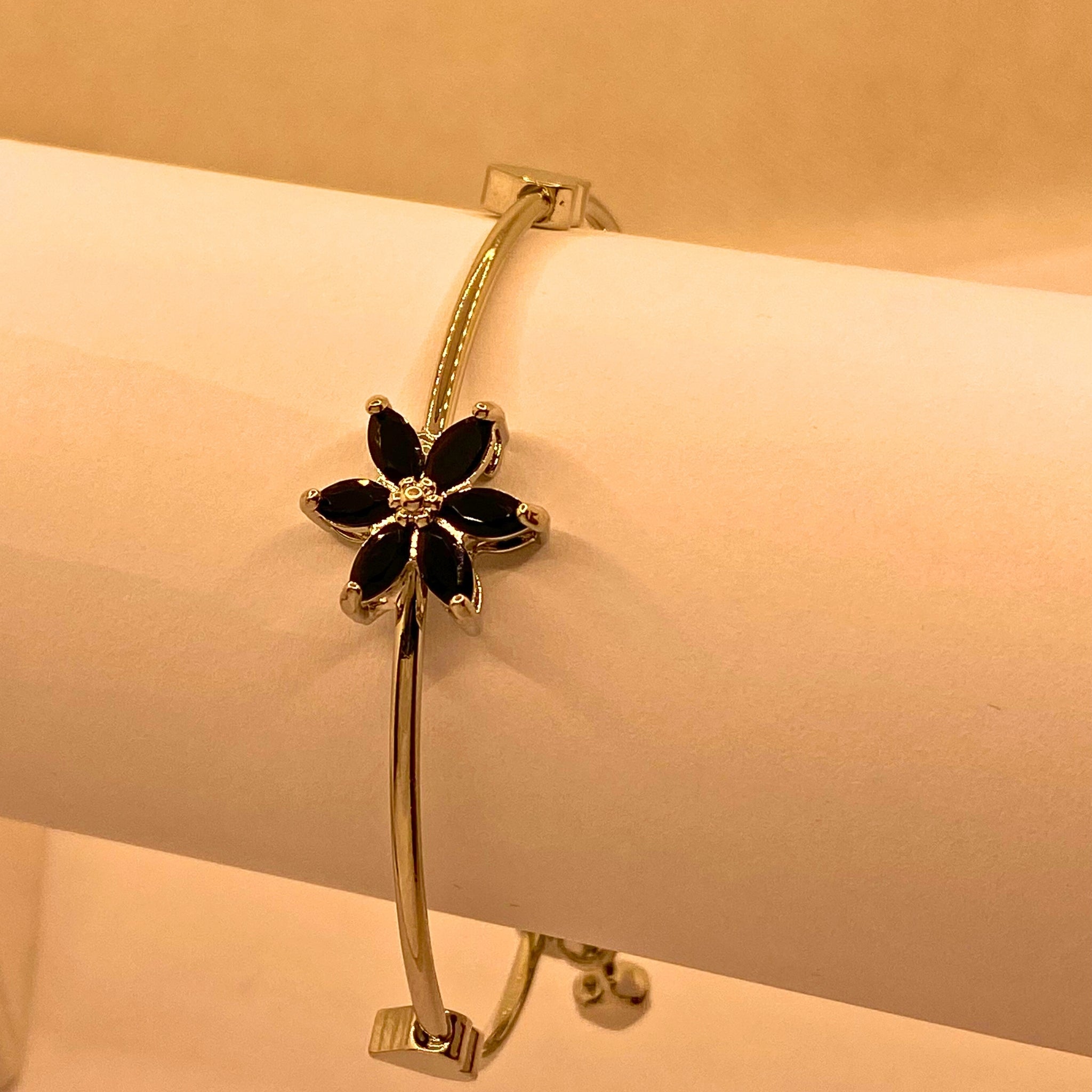 Elegant Black Flora Silver Bracelets For Women/Girls