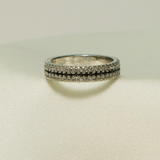 LUXURY SILVER BAND RING.